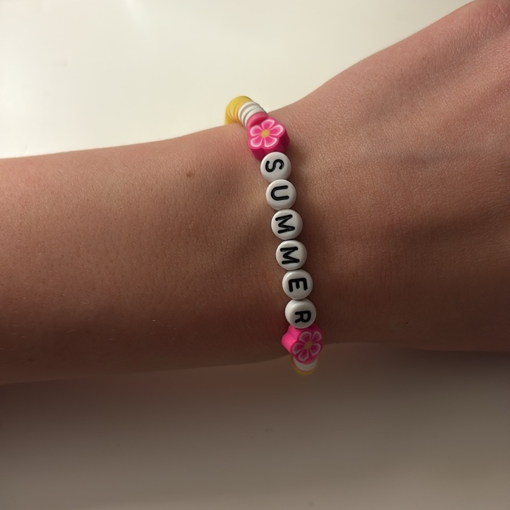 Handmade summer clay bead bracelet - Picture 3 of 3